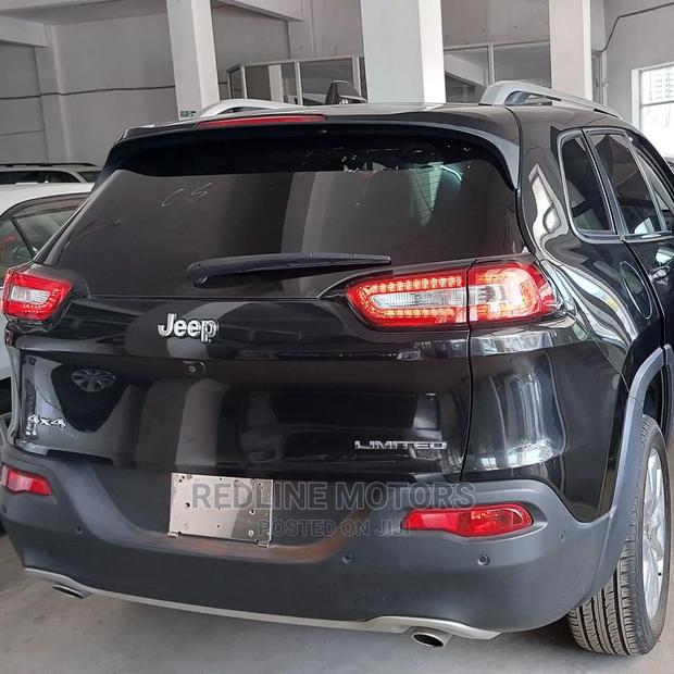Jeep Grand Cherokee 2016 Black - thumbnail 2