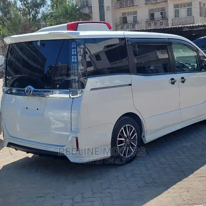 Toyota Voxy 2016 White