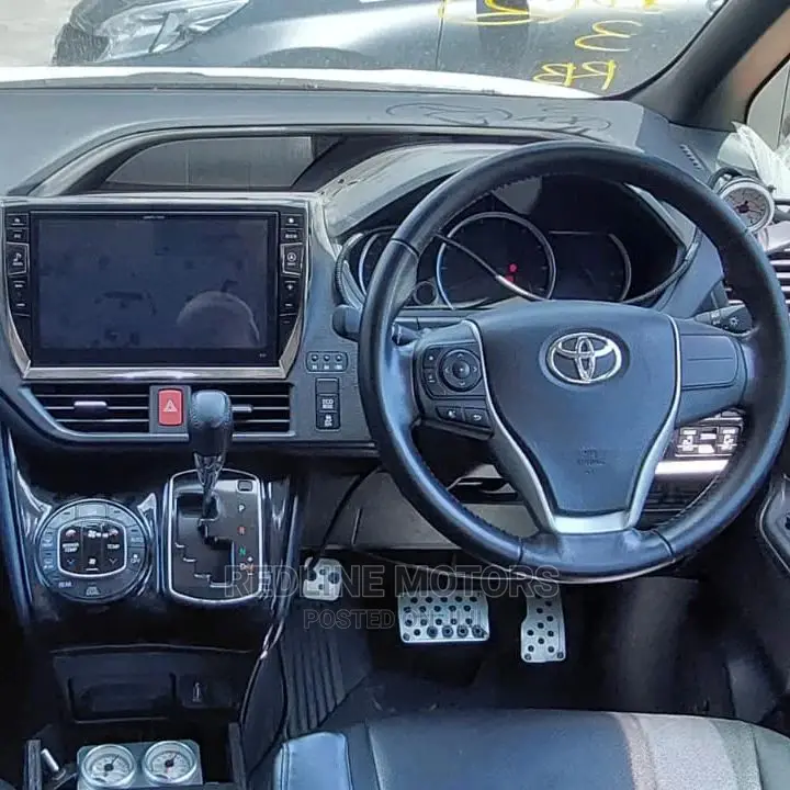 Toyota Voxy 2016 White