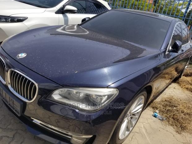 BMW 7 Series 2015 Blue - thumbnail 2
