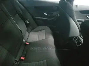 Mercedes-Benz C180 2016 Brown