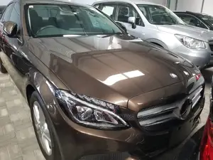 Mercedes-Benz C180 2016 Brown