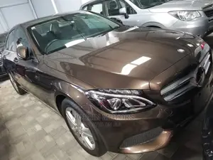 Mercedes-Benz C180 2016 Brown