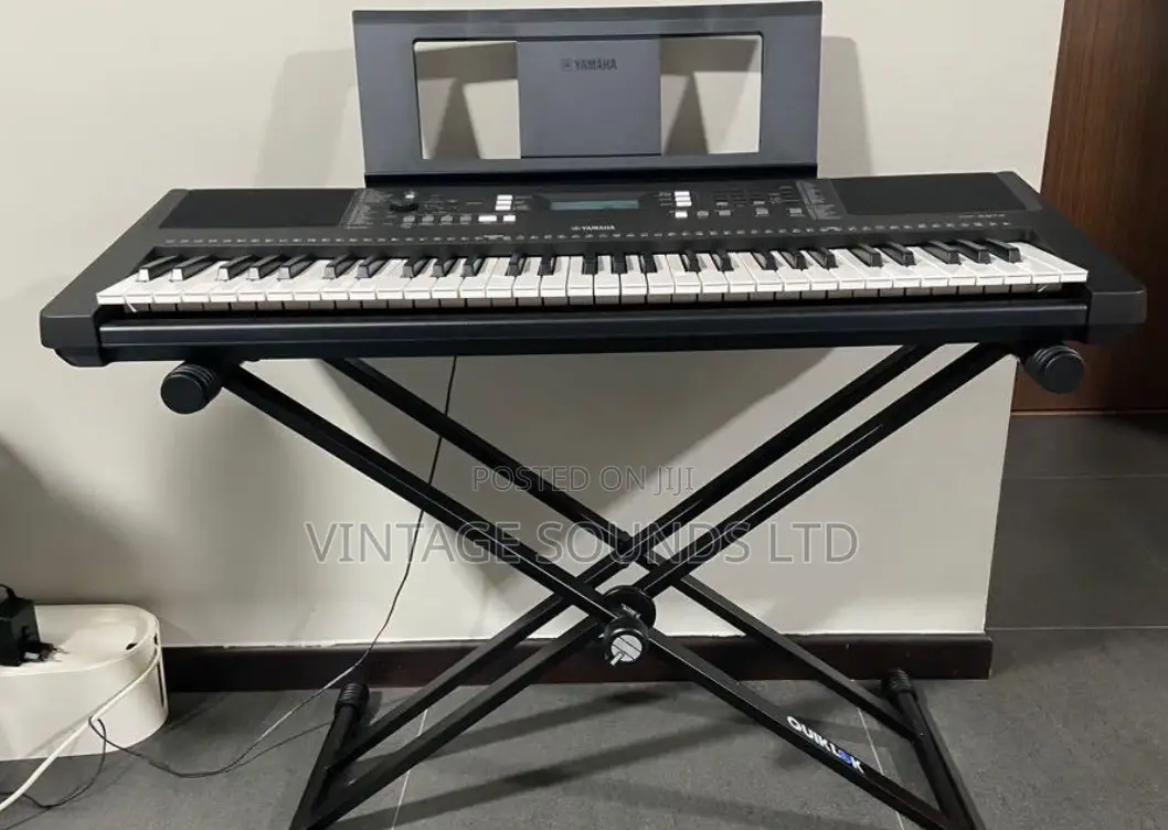Digital PSR E383 Yamaha Keyboard With Stand