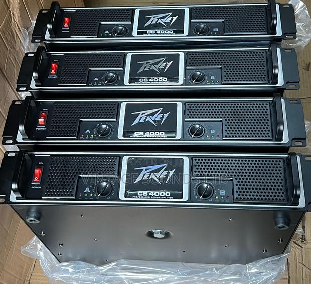 Peavey CS4000-4000 Watt Power Amplifier