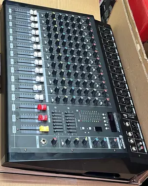Omax Professional Audio Mixer 12channel