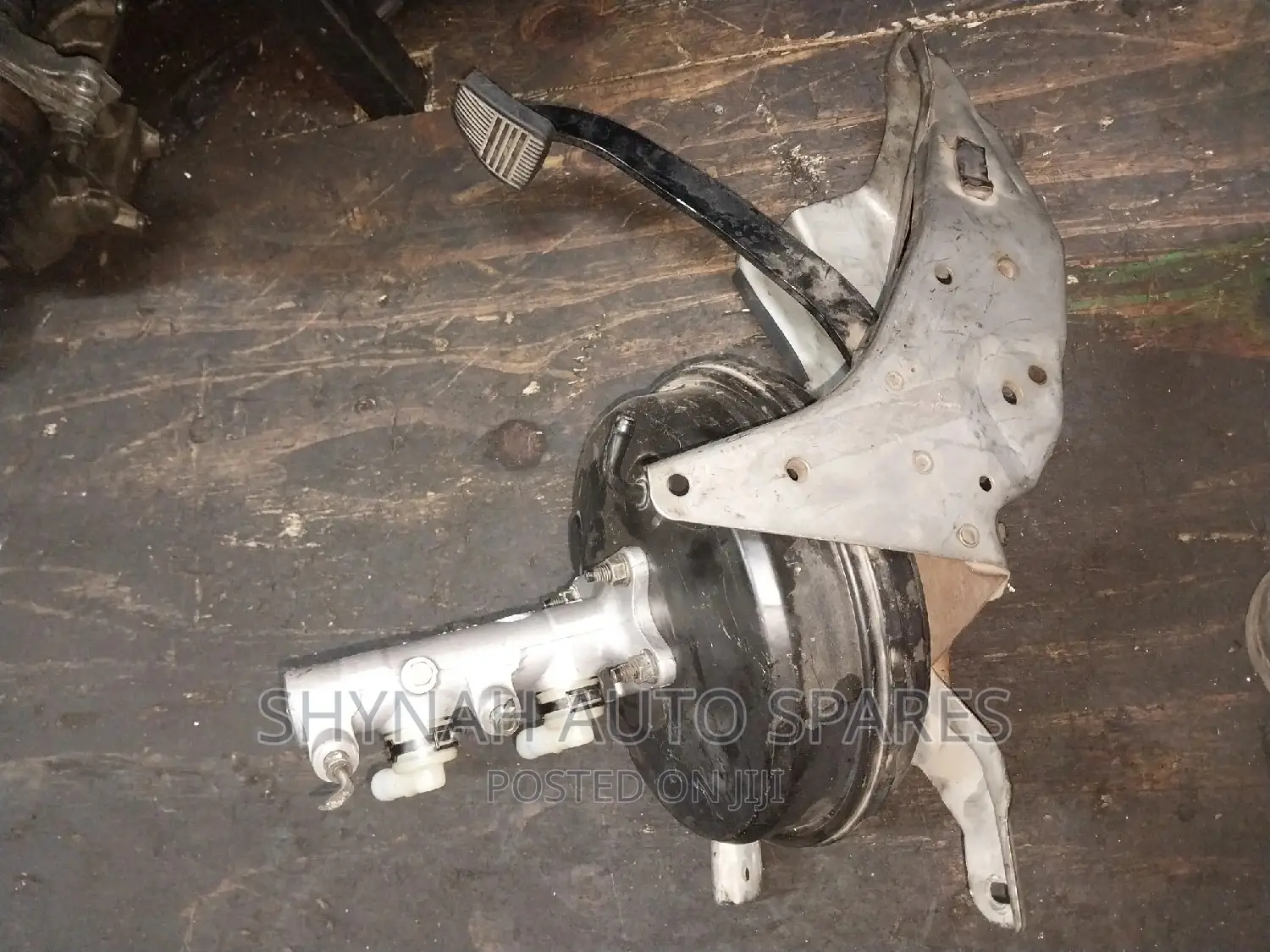 Brake Booster and Master Cylinder Toyota Shark