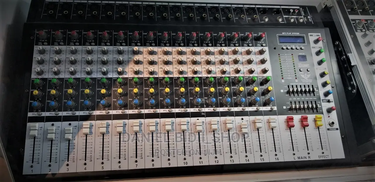 16 Channel Soundmaster Mixer