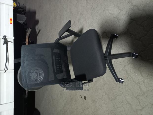 Heavy Duty Mesh Chair - thumbnail 3