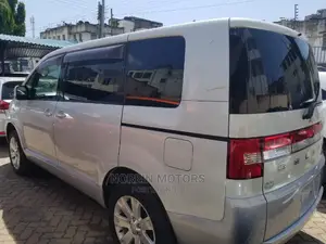 Mitsubishi Delica 2015 White