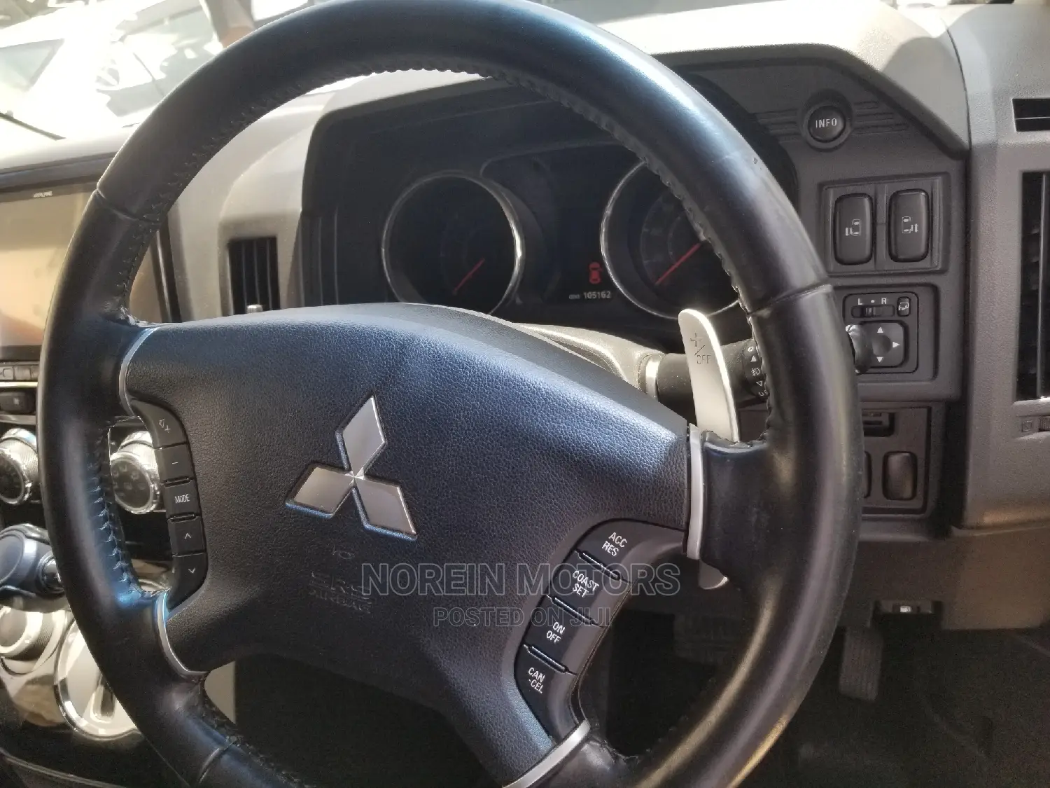 Mitsubishi Delica 2015 White