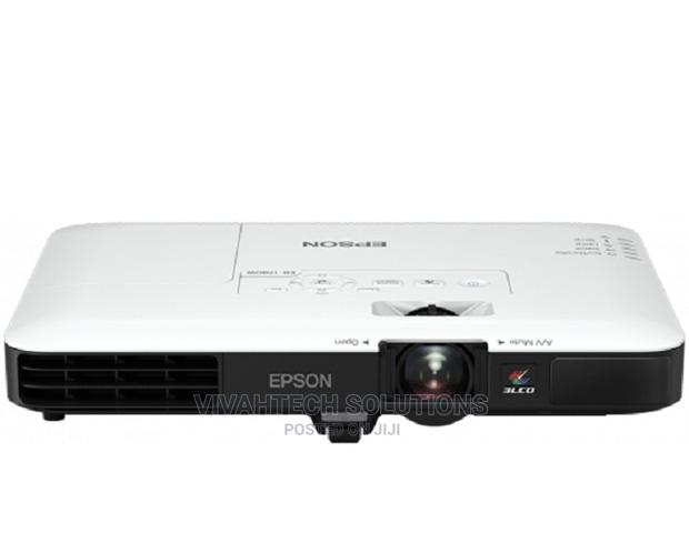 Epson EB-1780W Projector 3LCD Technology - main view