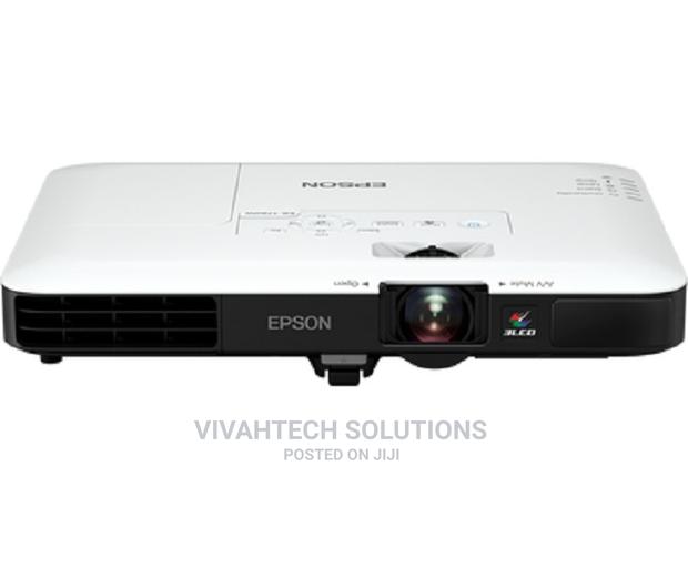 Epson Eb-1780w Ultra-Mobile Hd-Ready Projector - main view