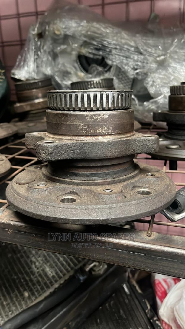 Toyota Hiace Front Hub 7l