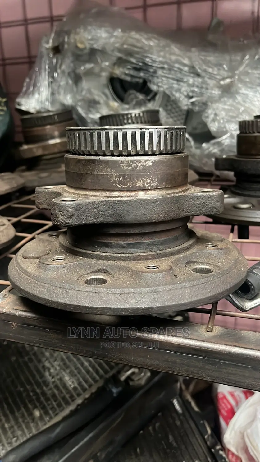 Toyota Hiace Front Hub 7l