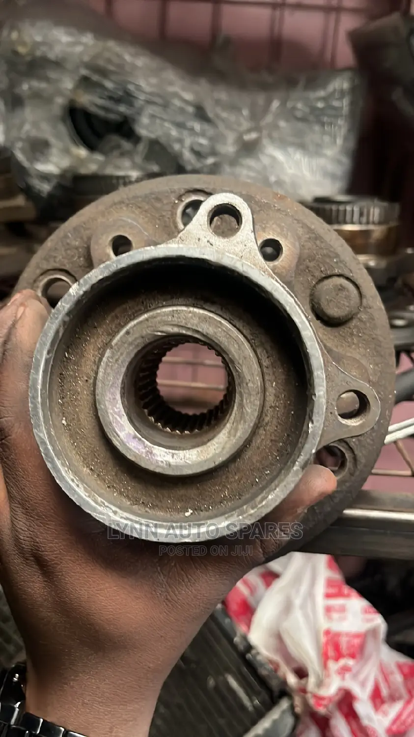 Toyota Hiace Front Hub 7l