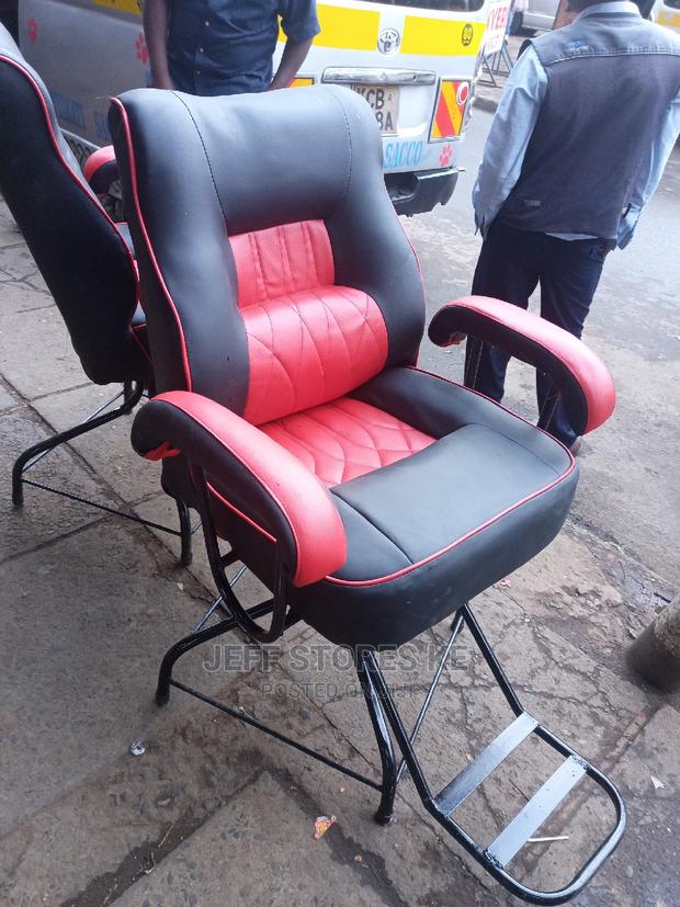 Simple Black/Red Local Barber Chair 360° Rotation - main view