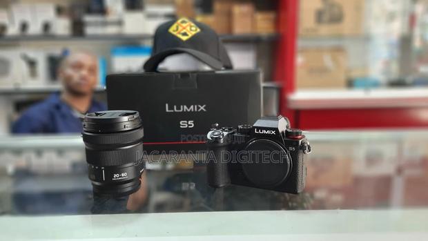 Panasonic Lumix S5 Mirrorless Camera With 20-60mm Lens