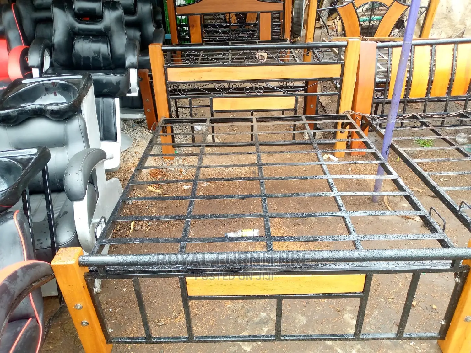 Metallic/Wood Beds