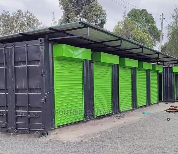 40ft 5stalls With Roof - main view