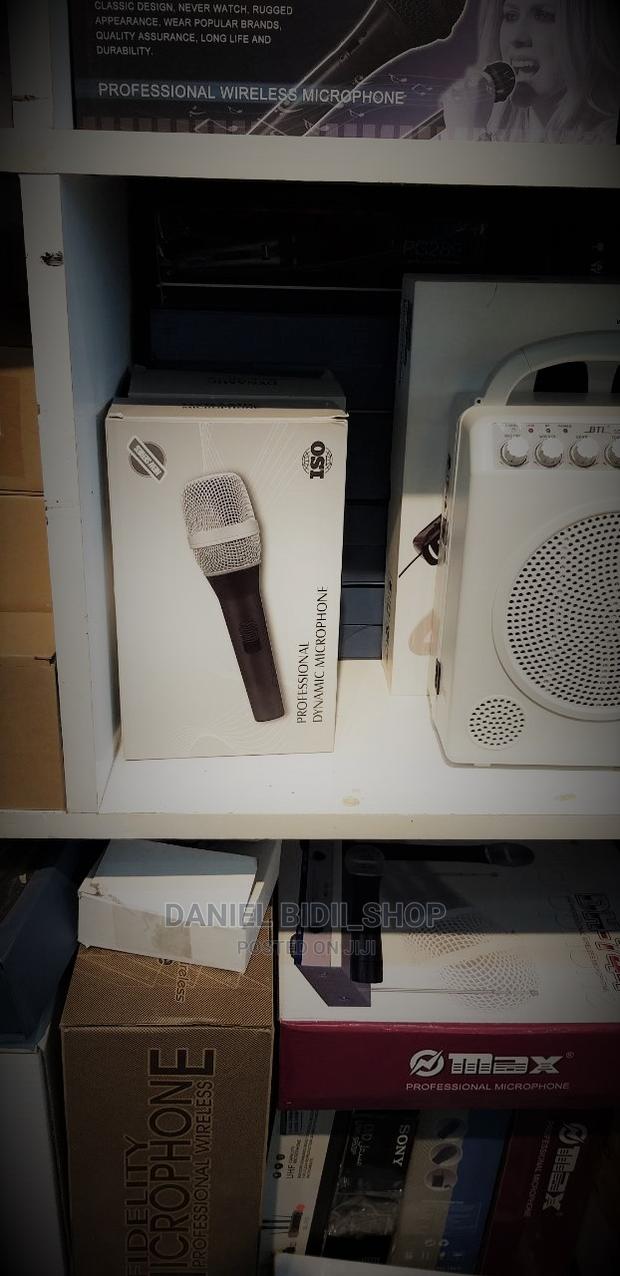 Professional Dynamic Wired Microphone - main view