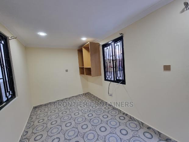 20ft Accommodation Bedsitter - thumbnail 4