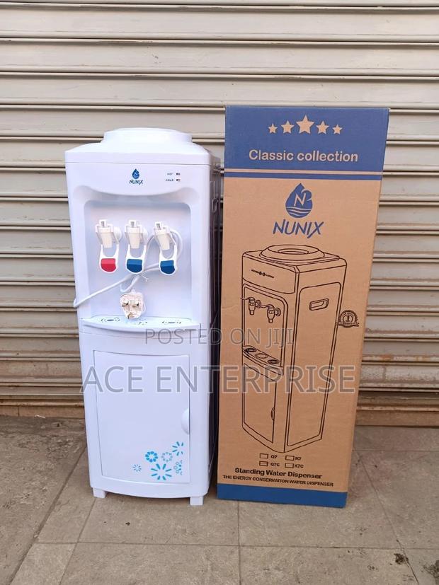 Hot and Cold Q7 Dispenser - main view