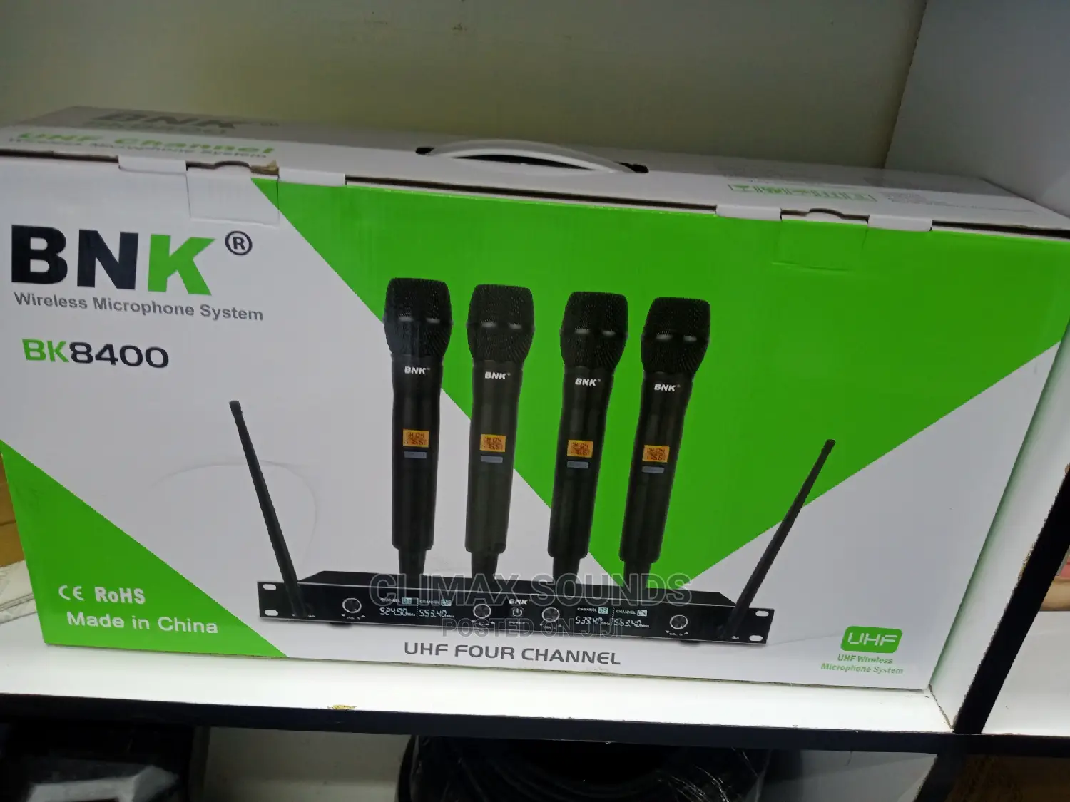 Wireless Microphone 4(1) Professional Mic