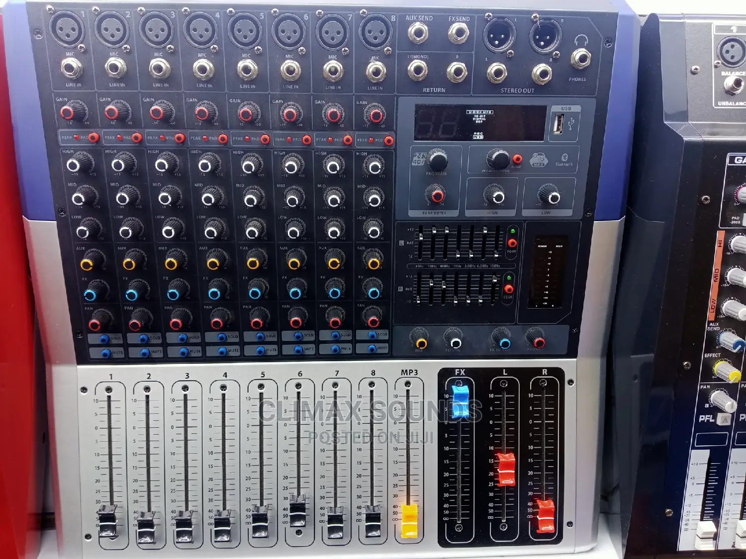 Sound Craft 8 Channels Powered Professional