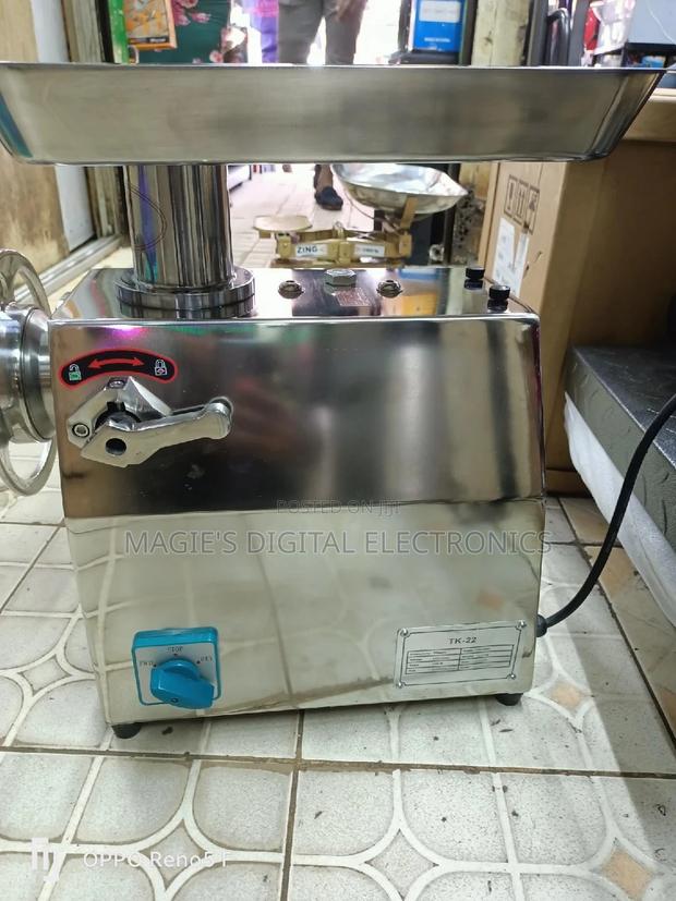 Meat Mincer M22 With Reverse Gear - thumbnail 3