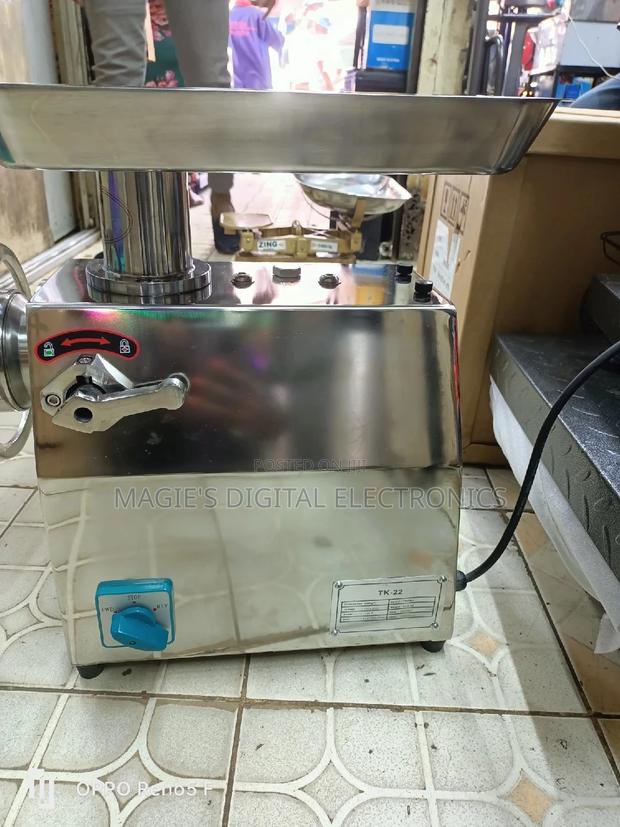 Meat Mincer M22 With Reverse Gear - main view