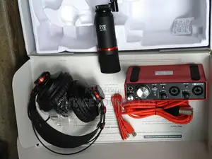 Focusrite Scarlett 2i2 Podcasts Studio Soundcard