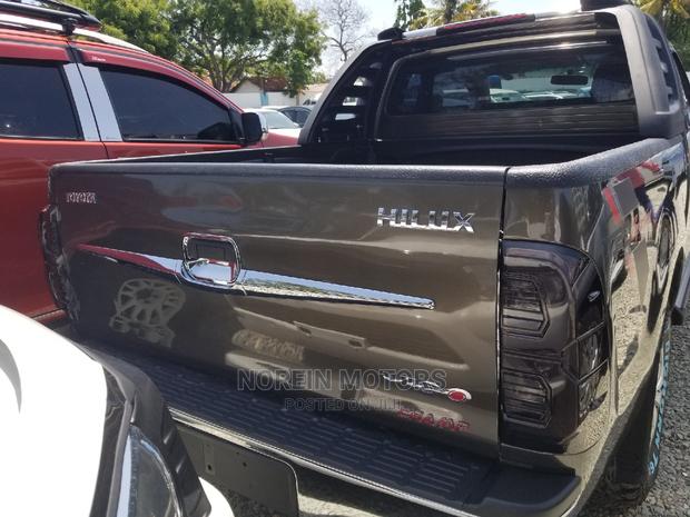 Toyota Hilux SR 4x4 2015 Gray - thumbnail 4