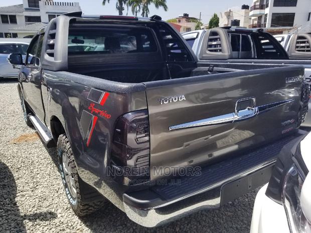 Toyota Hilux SR 4x4 2015 Gray - thumbnail 3