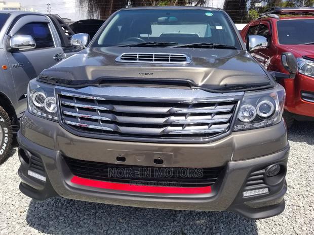 Toyota Hilux SR 4x4 2015 Gray