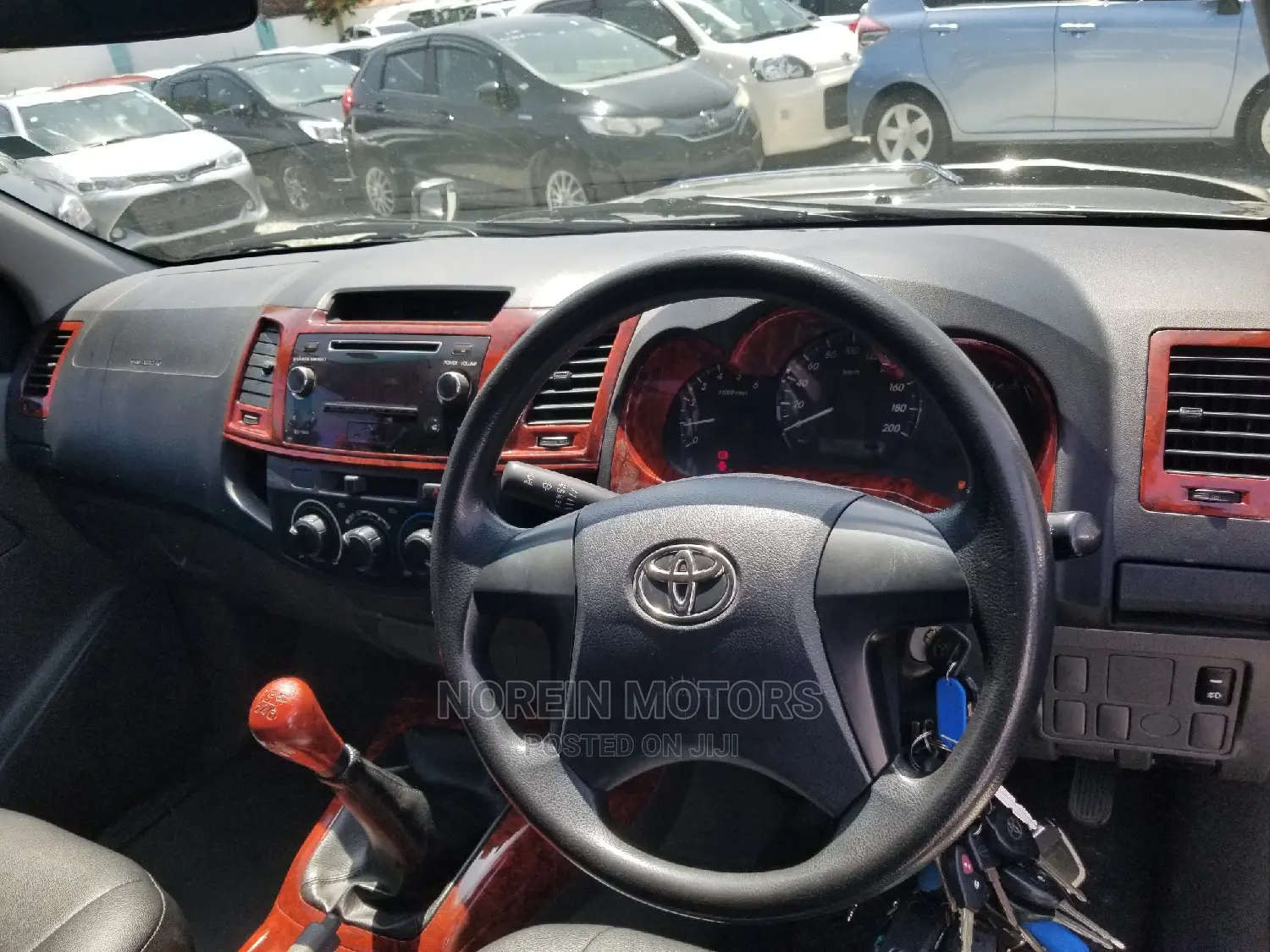 Toyota Hilux SR 4x4 2015 Gray
