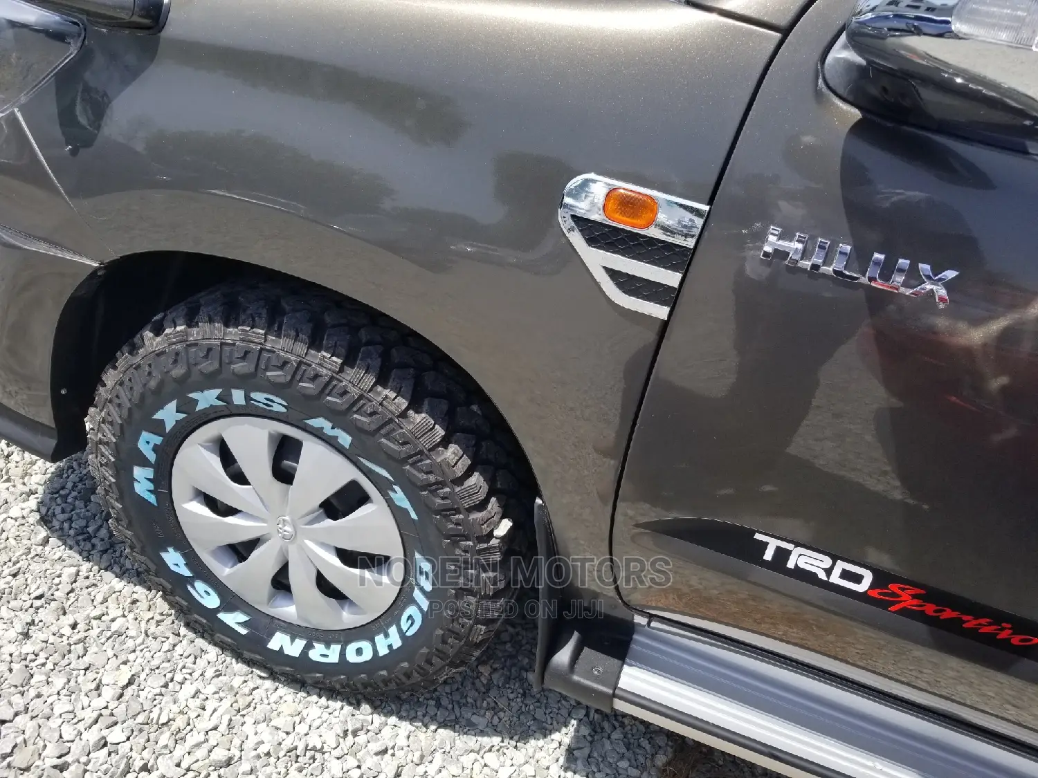 Toyota Hilux SR 4x4 2015 Gray