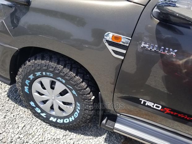 Toyota Hilux SR 4x4 2015 Gray - thumbnail 15