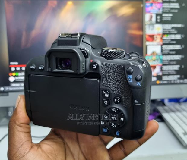 Canon EOS 800D With 18-55 Lens - thumbnail 2