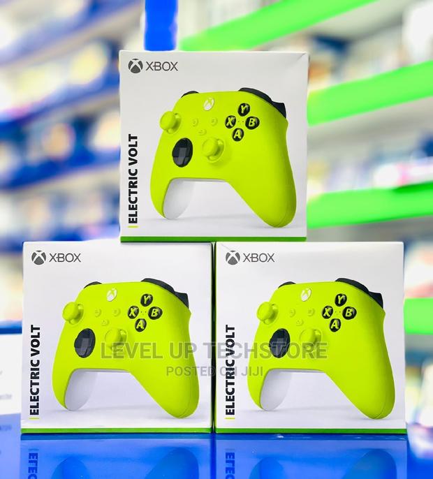 Xbox Series X|S Wireless Controller [Electric Volt] - New - main view