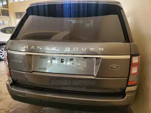 Land Rover Range Rover Vogue 2016 Gold