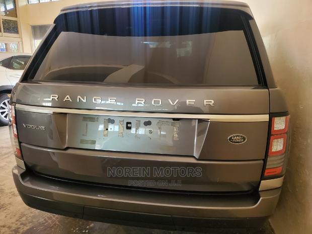 Land Rover Range Rover Vogue 2016 Gold - thumbnail 4