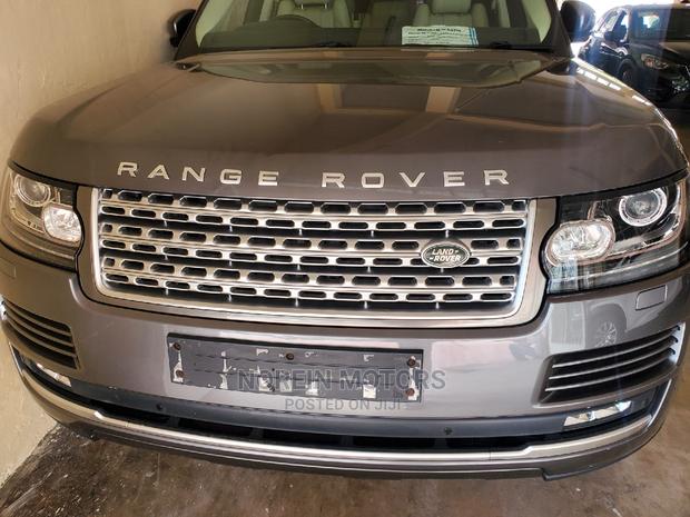 Land Rover Range Rover Vogue 2016 Gold - thumbnail 3