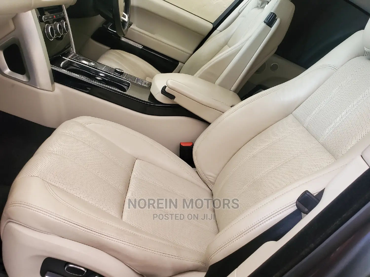 Land Rover Range Rover Vogue 2016 Gold