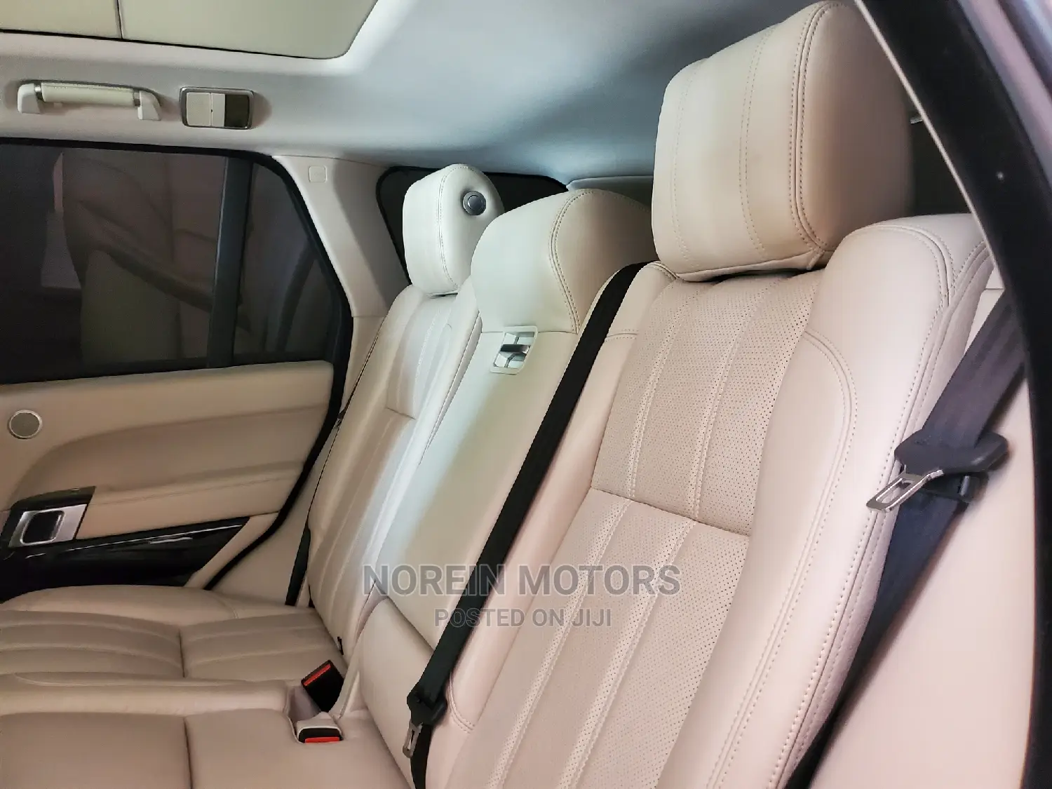 Land Rover Range Rover Vogue 2016 Gold