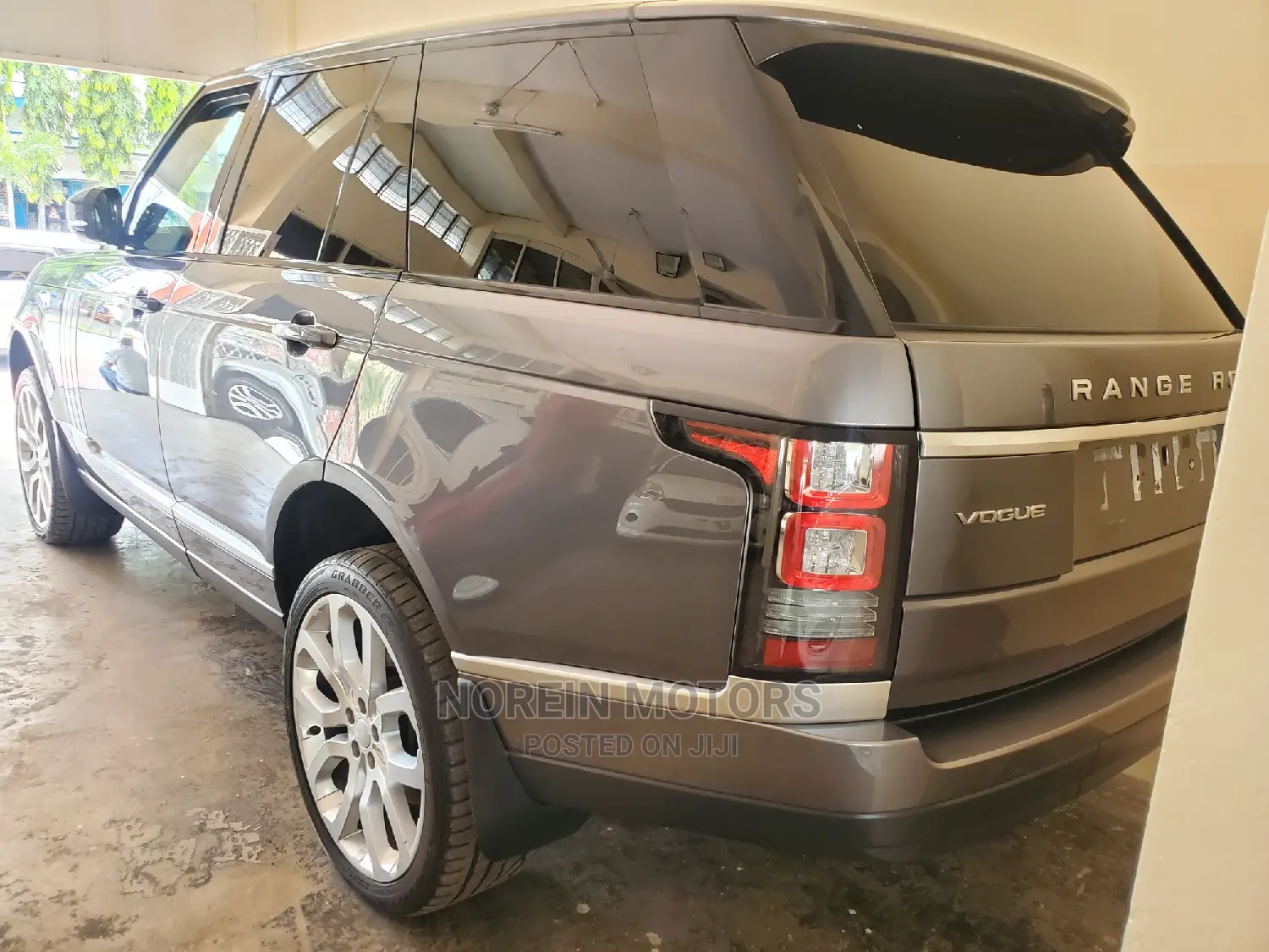 Land Rover Range Rover Vogue 2016 Gold