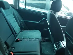 Volkswagen Touareg 2017 Brown