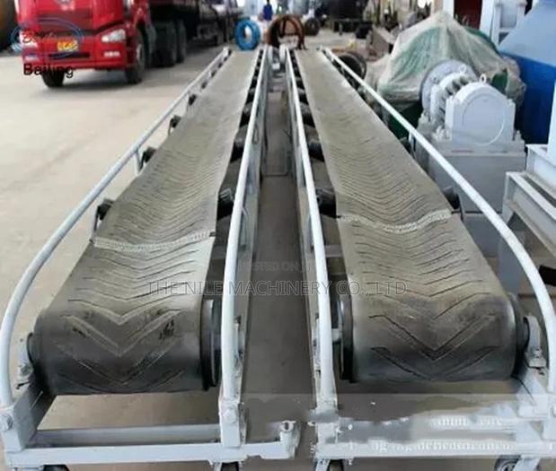 Wheeled B650 Belt Conveyor for Material Transportation - main view