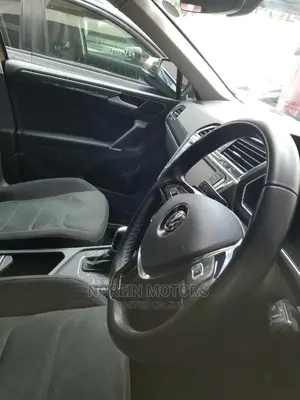 Volkswagen Touareg 2017 Brown