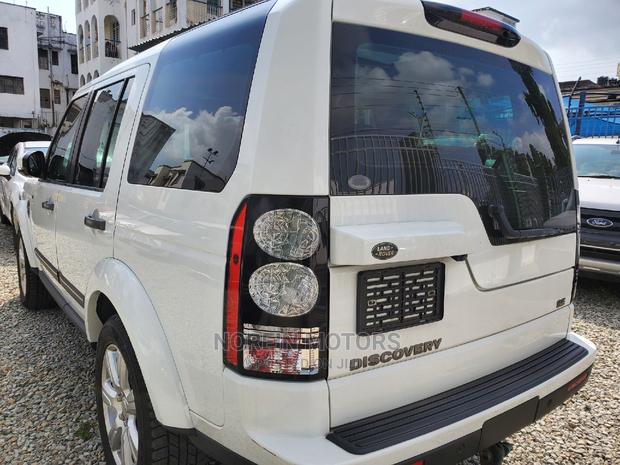 Land Rover Discovery 2015 Off White - thumbnail 4